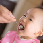 ２歳児がご飯を食べない時はどうすればいい？原因と解決策は